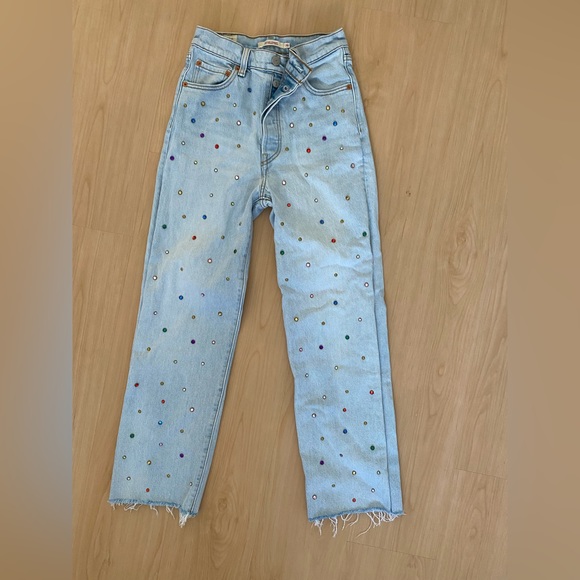 Levi’s Ribcage size 26 straight jean with cool unique beading! - Picture 1 of 4